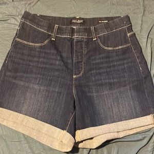 2XL pull on Judy blue shorts